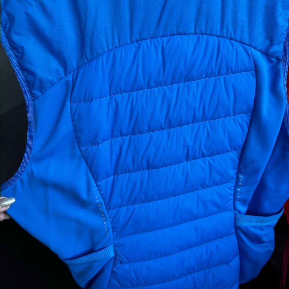 Lululemon Down for it All Blue Puffer Vest - Picture 4 of 6